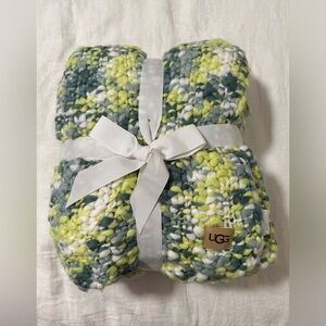 NWT Ugg Sylvie Chunky Init Throw Blanket